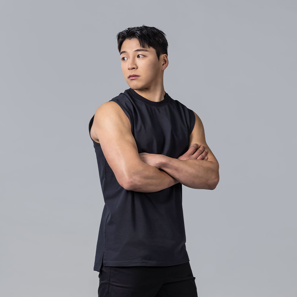 오버홀딩 민소매 티셔츠